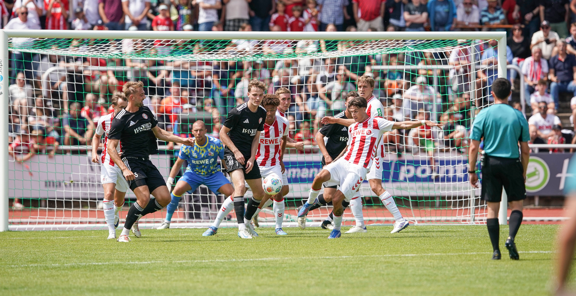 Action im Starfraum des 1. FC Köln.