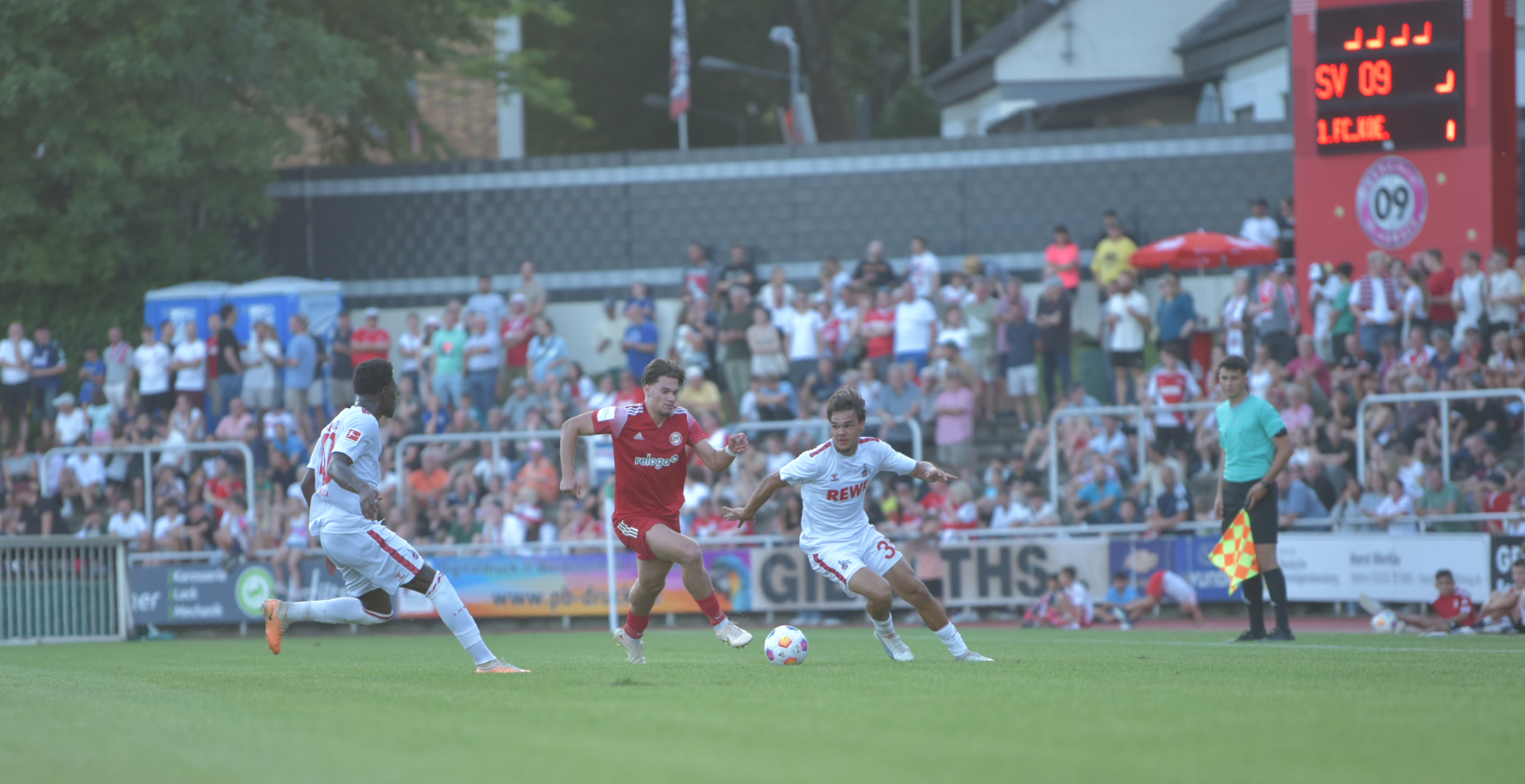 Der 1. FC Köln und der SV 09 treffen am 12. Juli aufeinander.